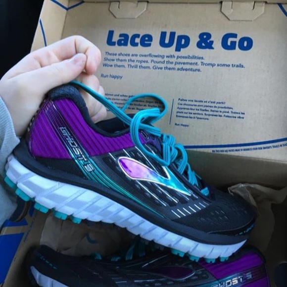 Women’s Brook’s Ghost 9 size 5 - Picture 3 of 5